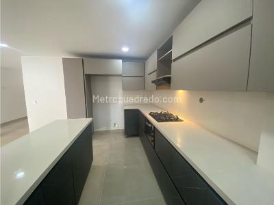 Apartamento de 2 alcobas en arriendo en La Castellana, Medellín, 180 m² · foto 4 de 20