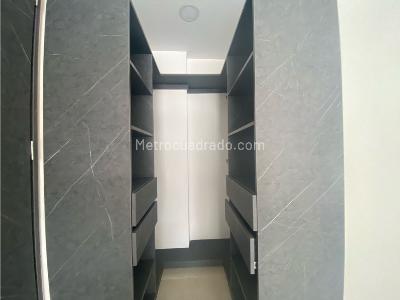 Apartamento de 2 alcobas en arriendo en La Castellana, Medellín, 180 m² · foto 12 de 20