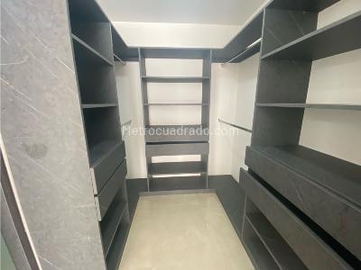 Apartamento de 2 alcobas en arriendo en La Castellana, Medellín, 180 m² · foto 13 de 20