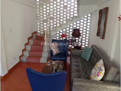 Casa de 5 alcobas en venta en Boston Los Angeles, Medellín, 256 m² · foto 2 de 20