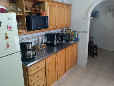 Casa de 5 alcobas en venta en Boston Los Angeles, Medellín, 256 m² · foto 6 de 20