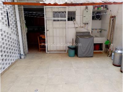Casa de 5 alcobas en venta en Boston Los Angeles, Medellín, 256 m² · foto 18 de 20
