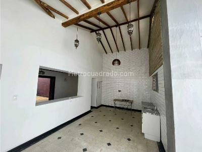 Casa en arriendo en Prado Centro, Medellín · foto 2 de 20