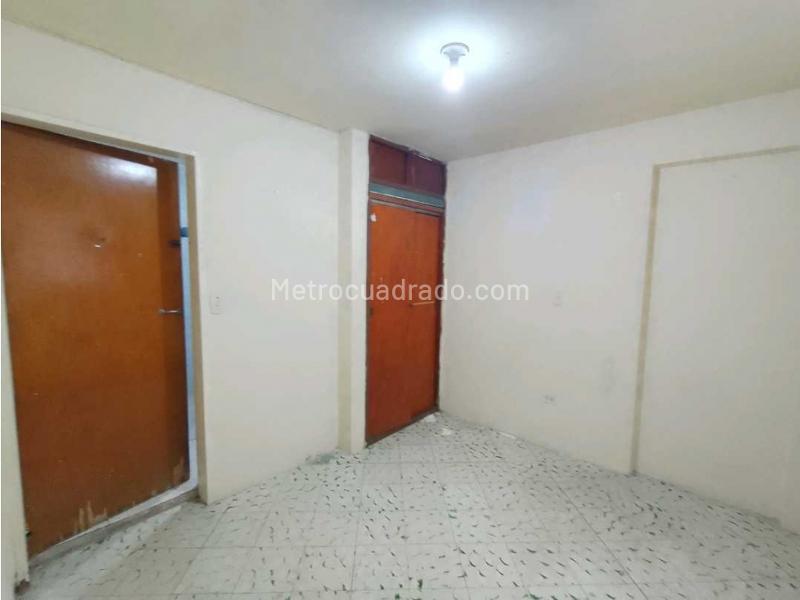 Casa – Medellín, Miraflores, Buenos Aires - Más