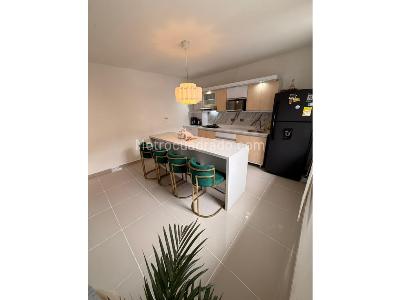 Casa de 4 alcobas en venta en Campo Valdes, Medellín, 123 m² · foto 2 de 10