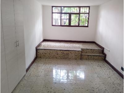 Casa de 5 alcobas en venta en Boston, Medellín, 200 m² · foto 19 de 20