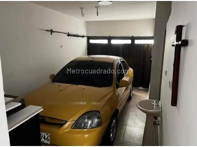 Casa de 3 alcobas en venta en San Javier, Medellín, 98 m² · foto 6 de 10