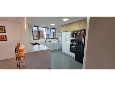 Apartamento de 4 alcobas en venta en El Poblado, Medellín, 256 m² · foto 13 de 20