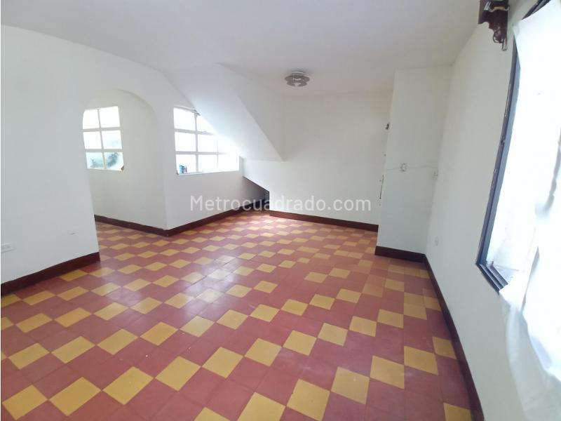 Casa – Medellín, Gerona, Buenos Aires - Más