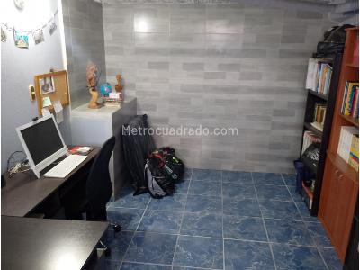 Casa de 5 alcobas en venta en Campo Valdes, Medellín, 95 m² · foto 3 de 20