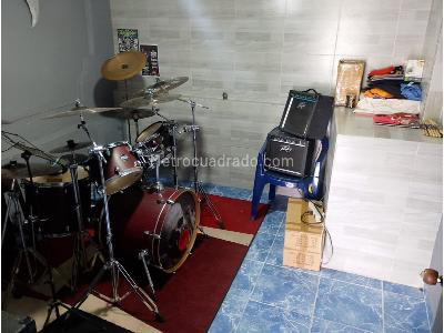 Casa de 5 alcobas en venta en Campo Valdes, Medellín, 95 m² · foto 4 de 20