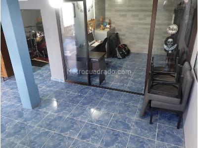 Casa de 5 alcobas en venta en Campo Valdes, Medellín, 95 m² · foto 5 de 20