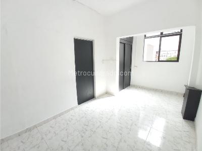 Casa de 5 alcobas en arriendo en El Salvador, Medellín, 245 m² · foto 13 de 20