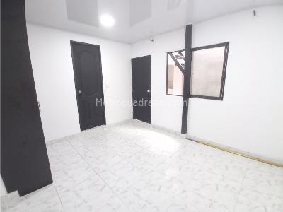 Casa de 5 alcobas en arriendo en El Salvador, Medellín, 245 m² · foto 5 de 20