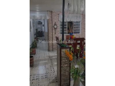 Casa de 4 alcobas en venta en La Milagrosa, Medellín, 168 m² · foto 3 de 17