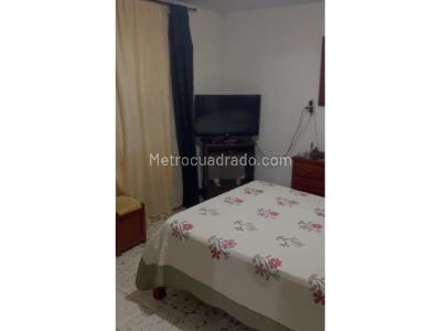 Casa de 4 alcobas en venta en La Milagrosa, Medellín, 168 m² · foto 6 de 17