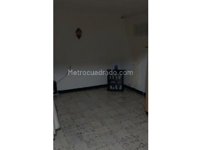 Casa de 4 alcobas en venta en La Milagrosa, Medellín, 168 m² · foto 9 de 17