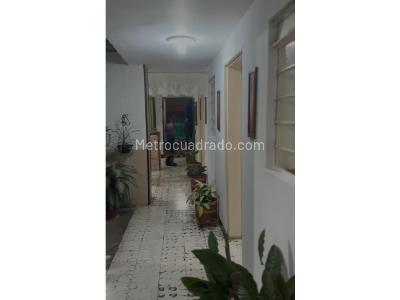 Casa de 4 alcobas en venta en La Milagrosa, Medellín, 168 m² · foto 14 de 17