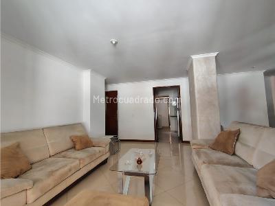 Apartamento de 3 alcobas en venta en La Magnolia, Envigado, 112 m² · foto 3 de 13