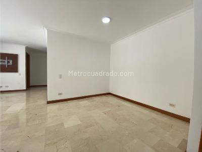 Apartamento de 3 alcobas en arriendo en Laureles, Medellín, 126 m² · foto 4 de 8