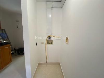 Apartamento de 3 alcobas en arriendo en Laureles, Medellín, 126 m² · foto 7 de 8