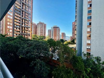 Apartamento de 2 alcobas en arriendo en Loma De Los Bernal, Medellín, 70 m² · foto 6 de 15