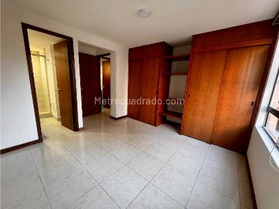 Apartamento de 2 alcobas en arriendo en Loma De Los Bernal, Medellín, 70 m² · foto 7 de 15