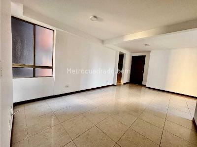 Apartamento de 2 alcobas en arriendo en Loma De Los Bernal, Medellín, 70 m² · foto 10 de 15