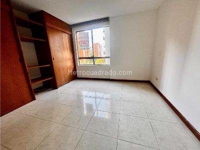 Apartamento de 2 alcobas en arriendo en Loma De Los Bernal, Medellín, 70 m² · foto 12 de 15