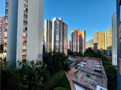 Apartamento de 2 alcobas en arriendo en Loma De Los Bernal, Medellín, 70 m² · foto 14 de 15