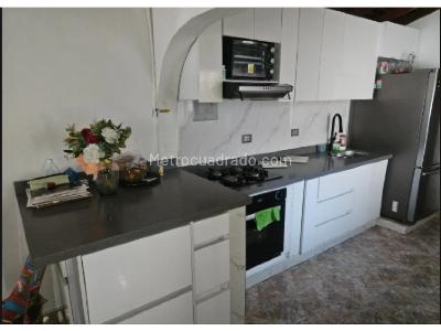 Apartamento de 2 alcobas en venta en Buenos Aires Medellin, Medellín, 84 m² · foto 3 de 13