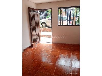 Casa de 5 alcobas en venta en Buenos Aires, Medellín, 40 m² · foto 3 de 20