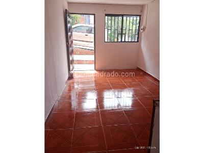 Casa de 5 alcobas en venta en Buenos Aires, Medellín, 40 m² · foto 9 de 20