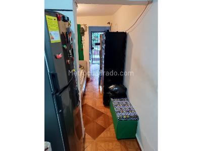 Casa de 5 alcobas en venta en Buenos Aires, Medellín, 40 m² · foto 18 de 20