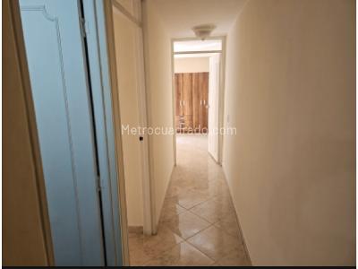 Apartamento de 2 alcobas en venta en Bombona 1, Medellín, 54 m² · foto 4 de 15