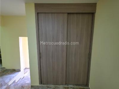 Casa de 4 alcobas en venta en Manrique, Medellín, 145 m² · foto 10 de 20