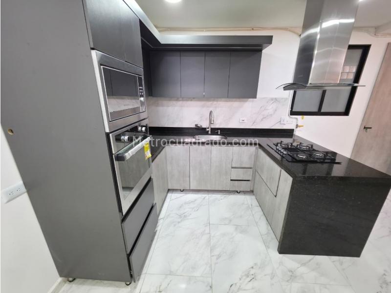Apartamento en Arriendo, La Milagrosa, Medellín
