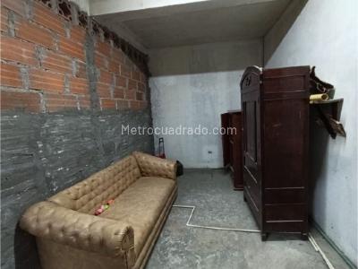 Casa de 5 alcobas en venta en Villa Hermosa, Medellín, 121 m² · foto 5 de 15