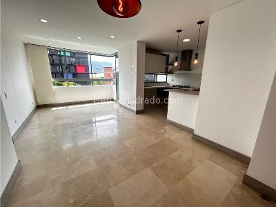 Apartamento de 2 alcobas en arriendo en Laureles, Medellín, 70 m² · foto 2 de 11