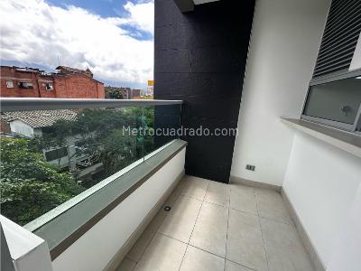 Apartamento de 2 alcobas en arriendo en Laureles, Medellín, 70 m² · foto 4 de 11
