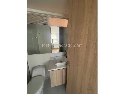 Apartamento de 2 alcobas en arriendo en Loma De San Jose, Sabaneta, 72 m² · foto 9 de 11