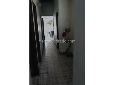 Casa de 4 alcobas en venta en Buenos Aires, Medellín, 92 m² · foto 8 de 11