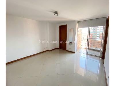 Apartamento en arriendo en Laureles, Medellín · foto 2 de 15