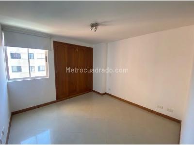 Apartamento en arriendo en Laureles, Medellín · foto 3 de 15