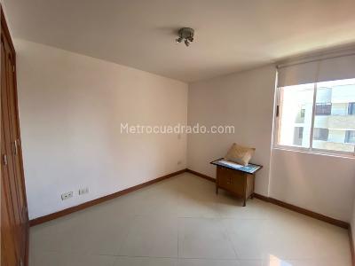 Apartamento en arriendo en Laureles, Medellín · foto 4 de 15