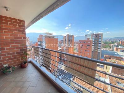 Apartamento en arriendo en Laureles, Medellín · foto 10 de 15