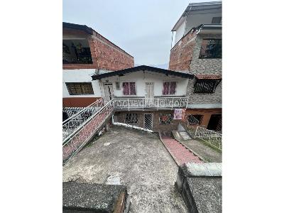 Casa de 2 alcobas en venta en La Milagrosa, Medellín, 46 m² · foto 5 de 16
