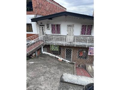 Casa de 2 alcobas en venta en La Milagrosa, Medellín, 46 m² · foto 9 de 16
