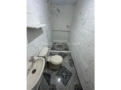 Casa de 2 alcobas en venta en La Milagrosa, Medellín, 46 m² · foto 12 de 16