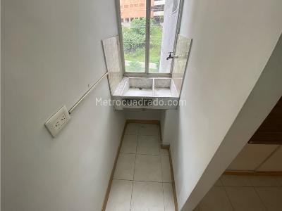 Apartaestudio en arriendo en Loma Del Indio, Medellín, 50 m² · foto 4 de 14